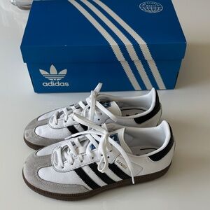 Adidas Kids Samba White, Black, and Gray Sneakers Size 1